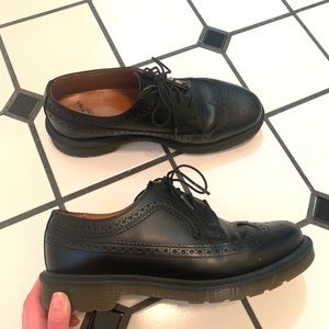 Men’s size 8 black Dr Marten Brogues